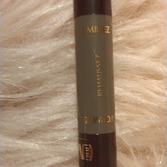 NEW Charlotte Tilbury 3 way brow shape tool in Grace K Blonde Brow - Picture 2 of 5